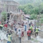 Suasana saat pengerjaan masjid
